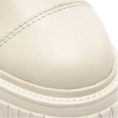 Warm ankle boots with rubber soles