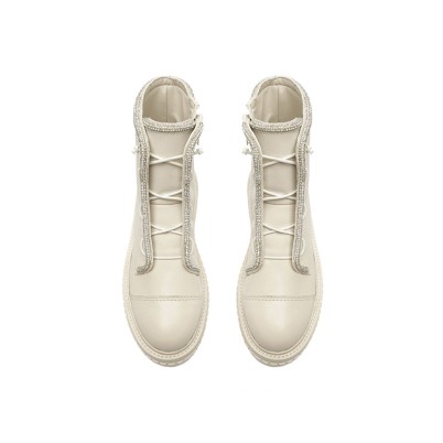 Women's flat lace-up Doc Martens boots