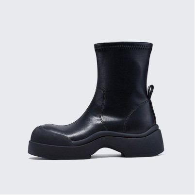 Trendy waterproof genuine leather round-toe boots