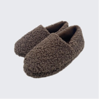 Warm fleece-lined Sherpa slippers