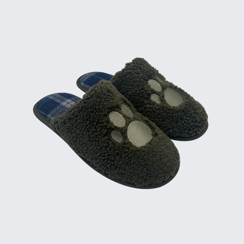 Embroidered wool men's indoor slippers