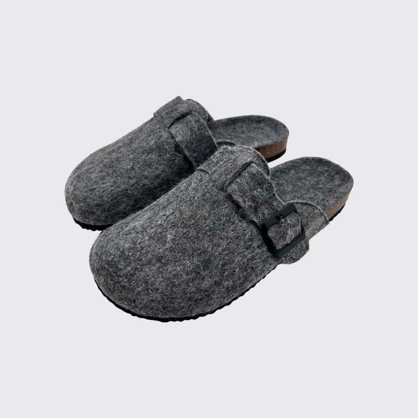 Comfortable adjustable cork and felt slippers
