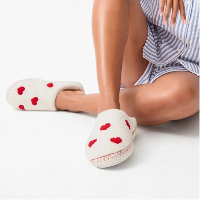 Heart-shaped teddy bear plush slippers