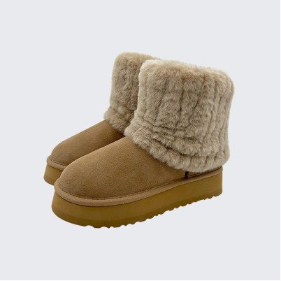 Thick-soled warm ankle boots made of wool and suede